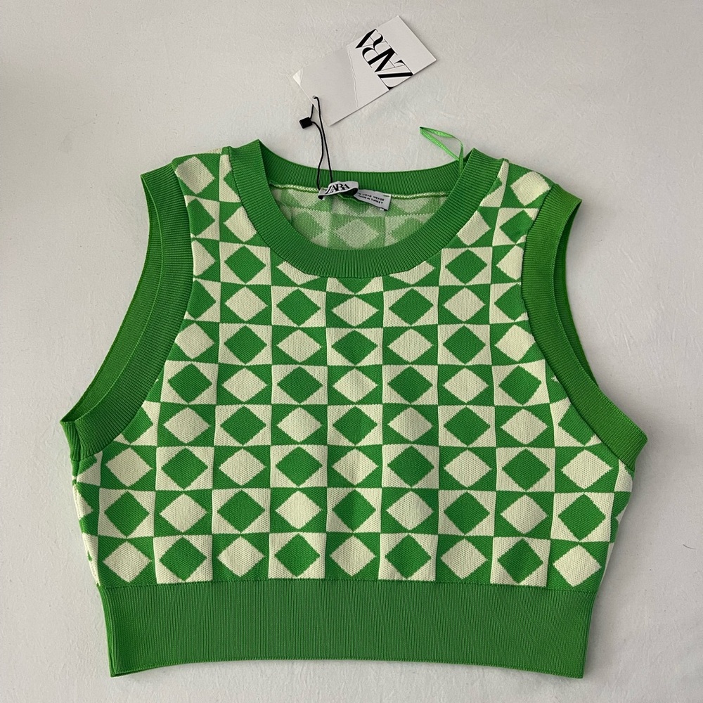 Patterned cream and green crop top